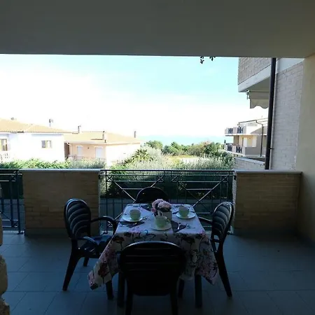 Bay A7 - Apartment Pineto